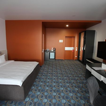 Lomo Hotel אומן מראה חיצוני תמונה