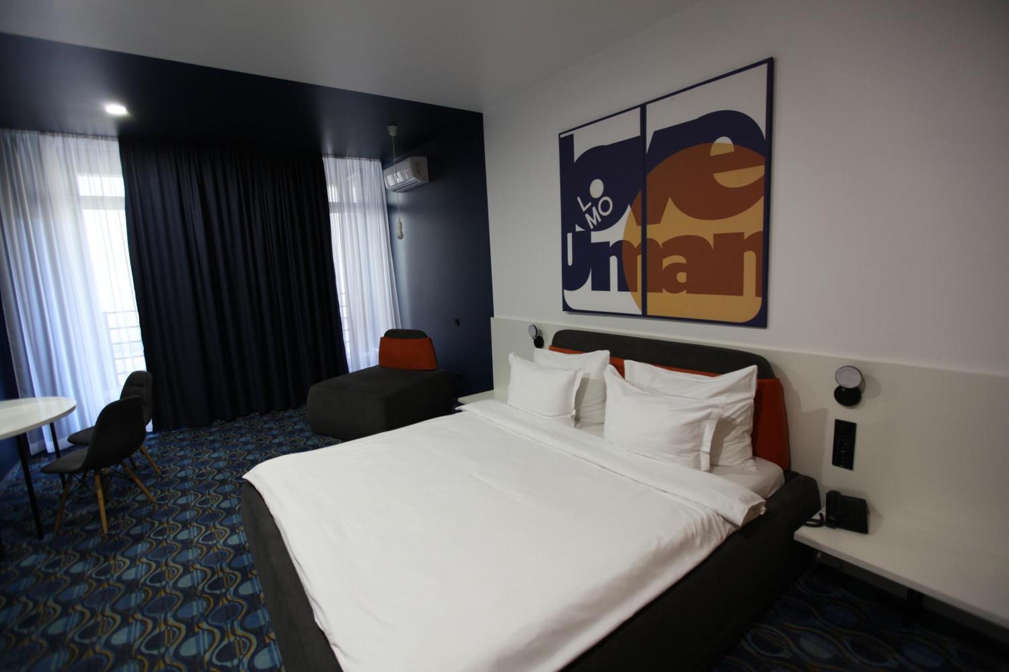 Lomo Hotel אומן מראה חיצוני תמונה