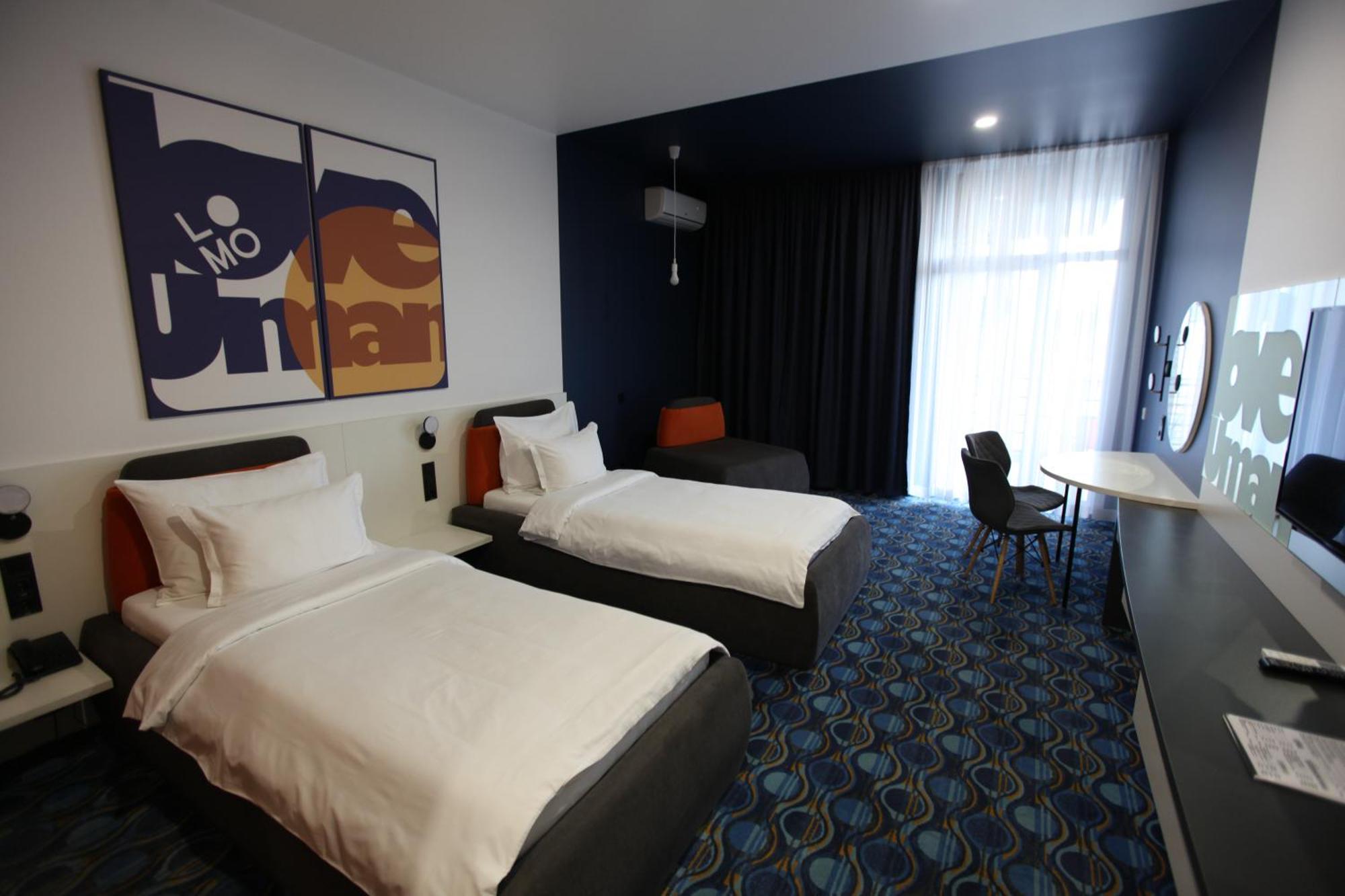Lomo Hotel אומן מראה חיצוני תמונה