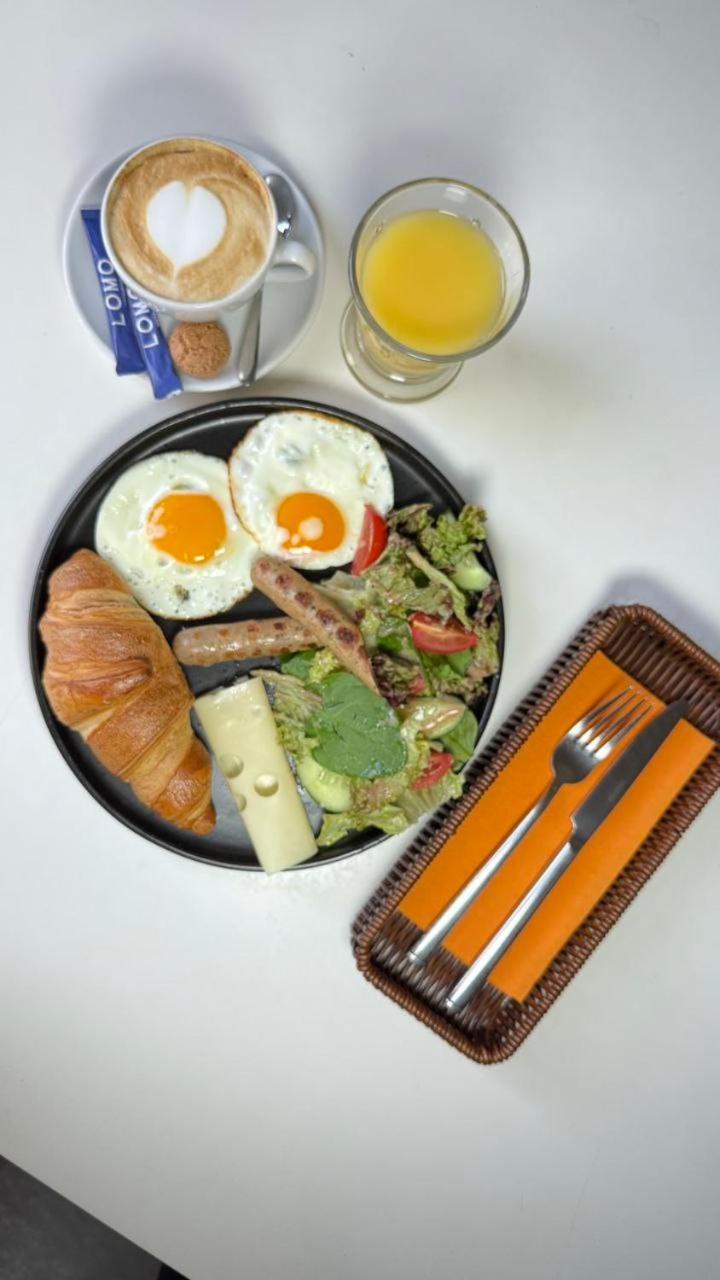 Lomo Hotel אומן מראה חיצוני תמונה